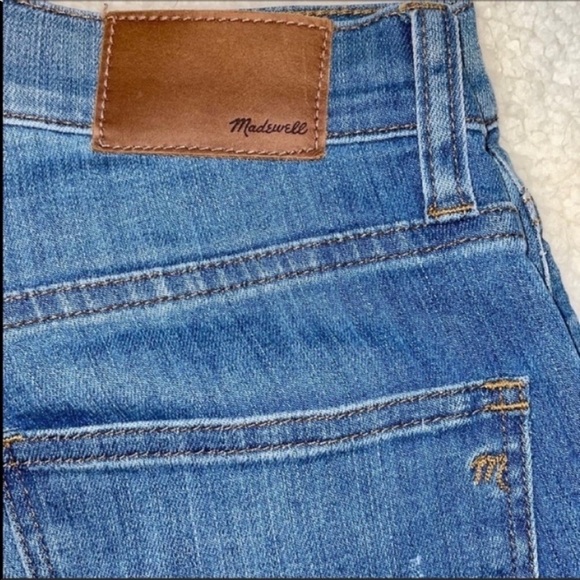 Madewell Light wash High Riser Skinny Skinny Distressed
Size 24 x 29 - Picture 5 of 12